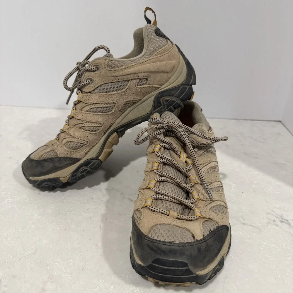 J06020 MERRELL WOMEN'S MOAB 2 VENT HIKING SHOES TAUPE SIZE 8.5 EUC